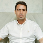 آریا مومنی
